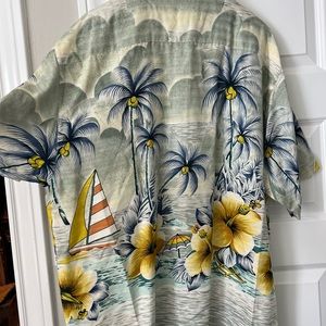 Vintage Men’s Tommy Bahama XL Shirt Bundle 2 shirts